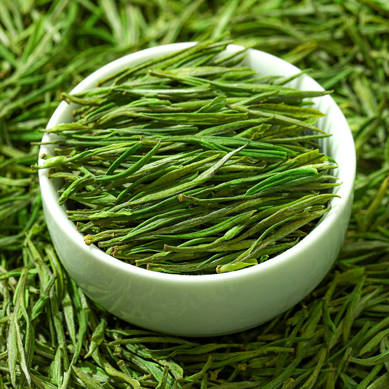 High-mountain Anji Bai Cha spring green tea presentation