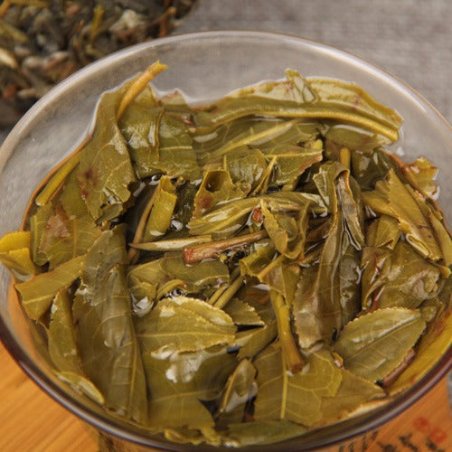 Bangdong century ancient-tree raw Pu-erh tea cake 357g
