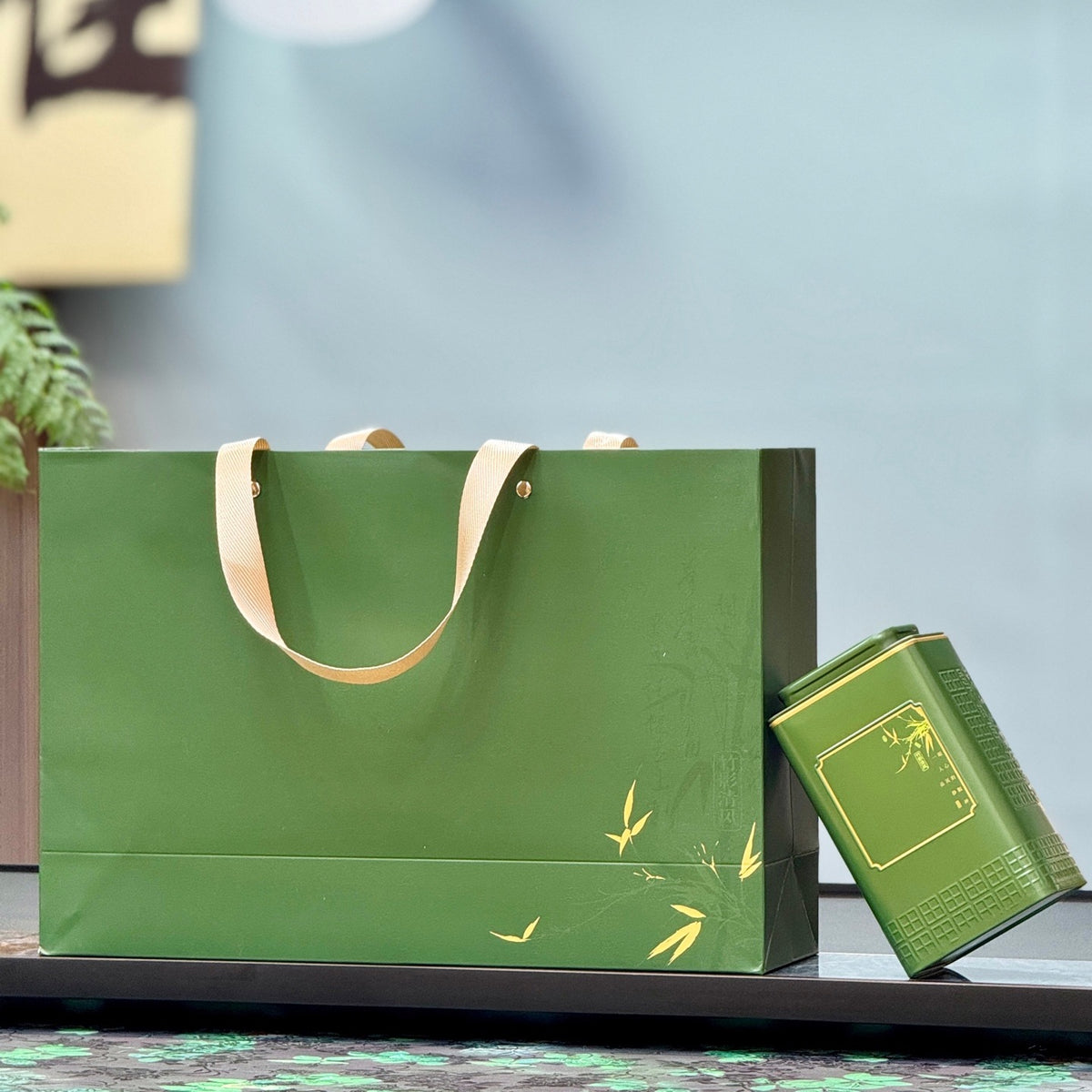2026 Bi Luo Chun green tea gift box with green tin