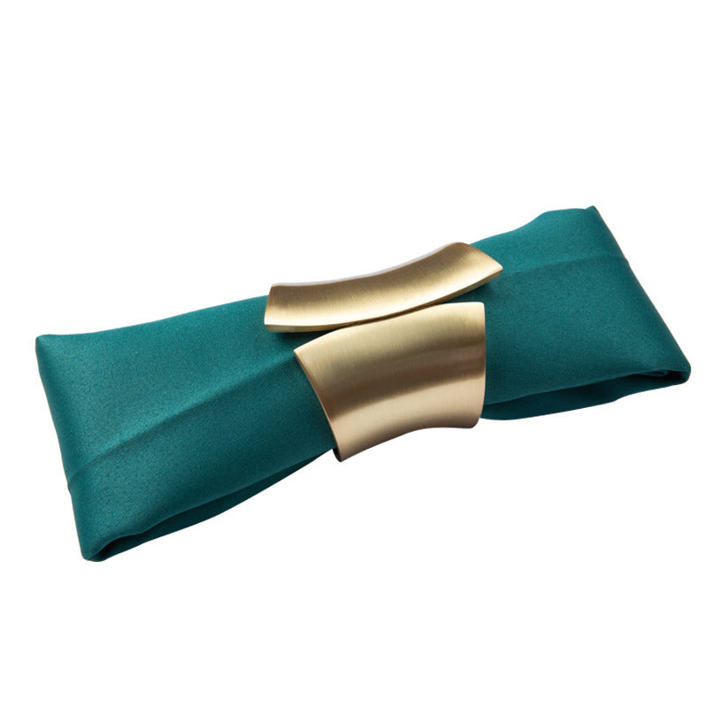 Gold-tone three-piece knife fork and spoon flatware set for marble bone china place settings