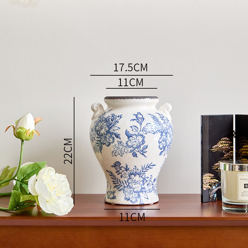 Blue and white American Chinoiserie rounded ceramic vase, 22 cm high