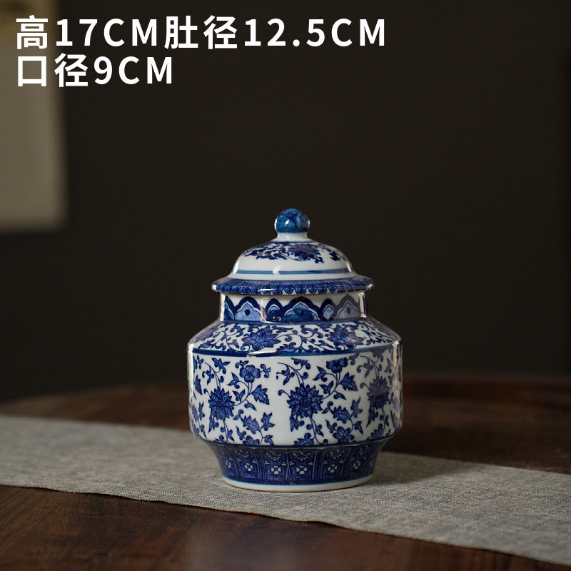 Blue and white lidded square-profile ceramic jar, 17 cm high