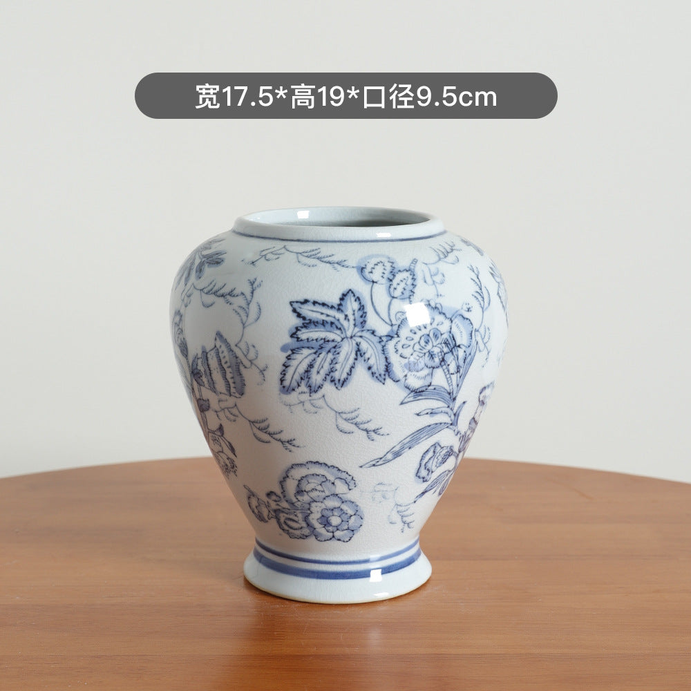 Blue and white peony round jar, 17.5 cm wide and 19 cm high