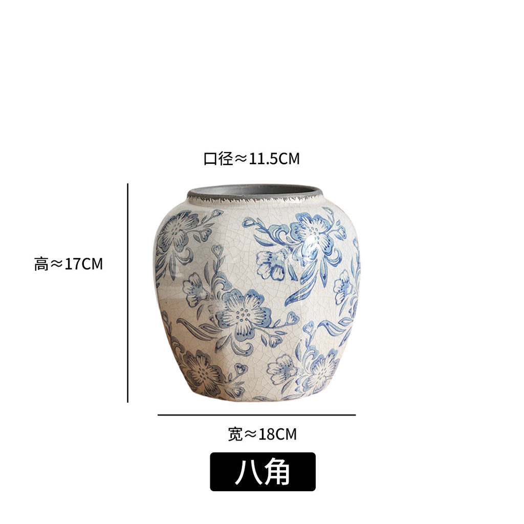 Blue and white Qingyun octagonal ceramic jar, 18 cm wide and 17 cm high
