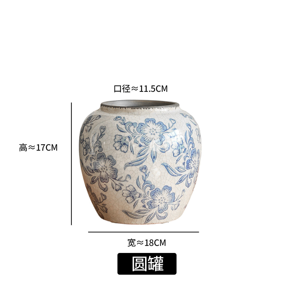 Blue and white Qingyun round ceramic jar, 18 cm wide and 17 cm high