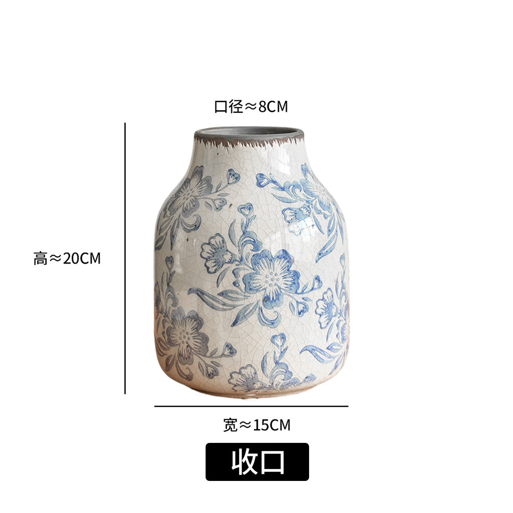 Blue and white Qingyun tapered-neck ceramic vase, 20 cm high