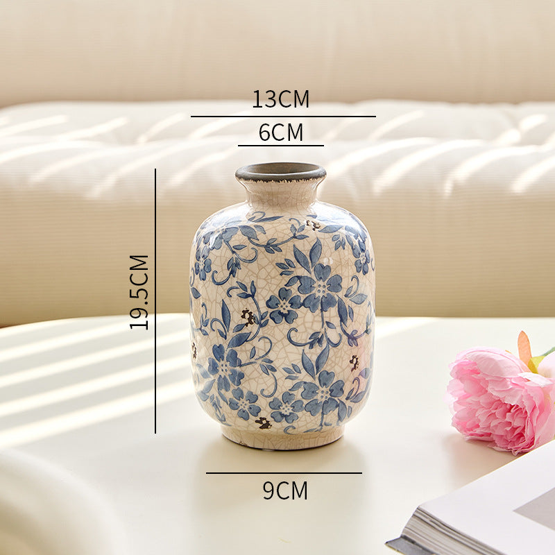 Blue and white round-belly small ceramic vase, 19.5 cm high
