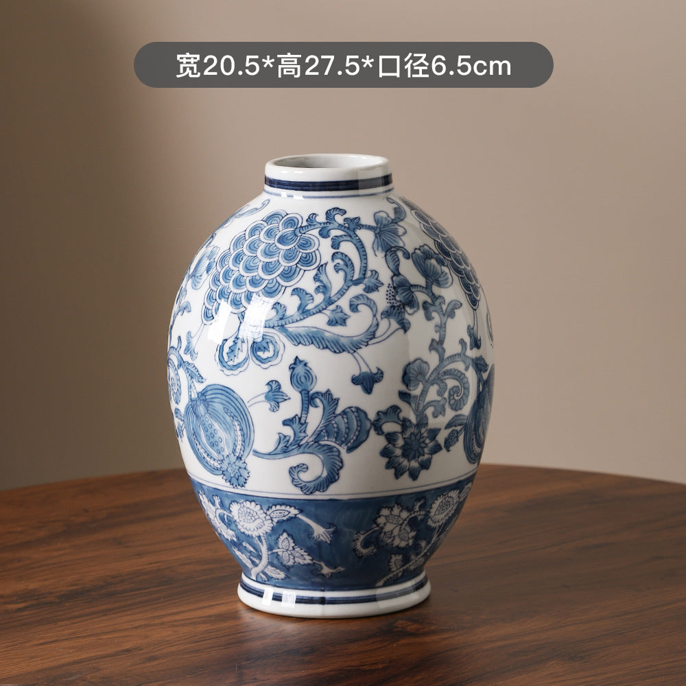 Blue and white scroll baluster vase, 20.5 cm wide and 27.5 cm high