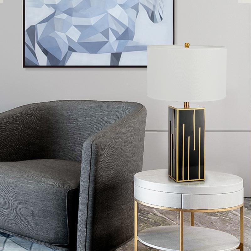 Noir Line black gold architectural column table lamp 1