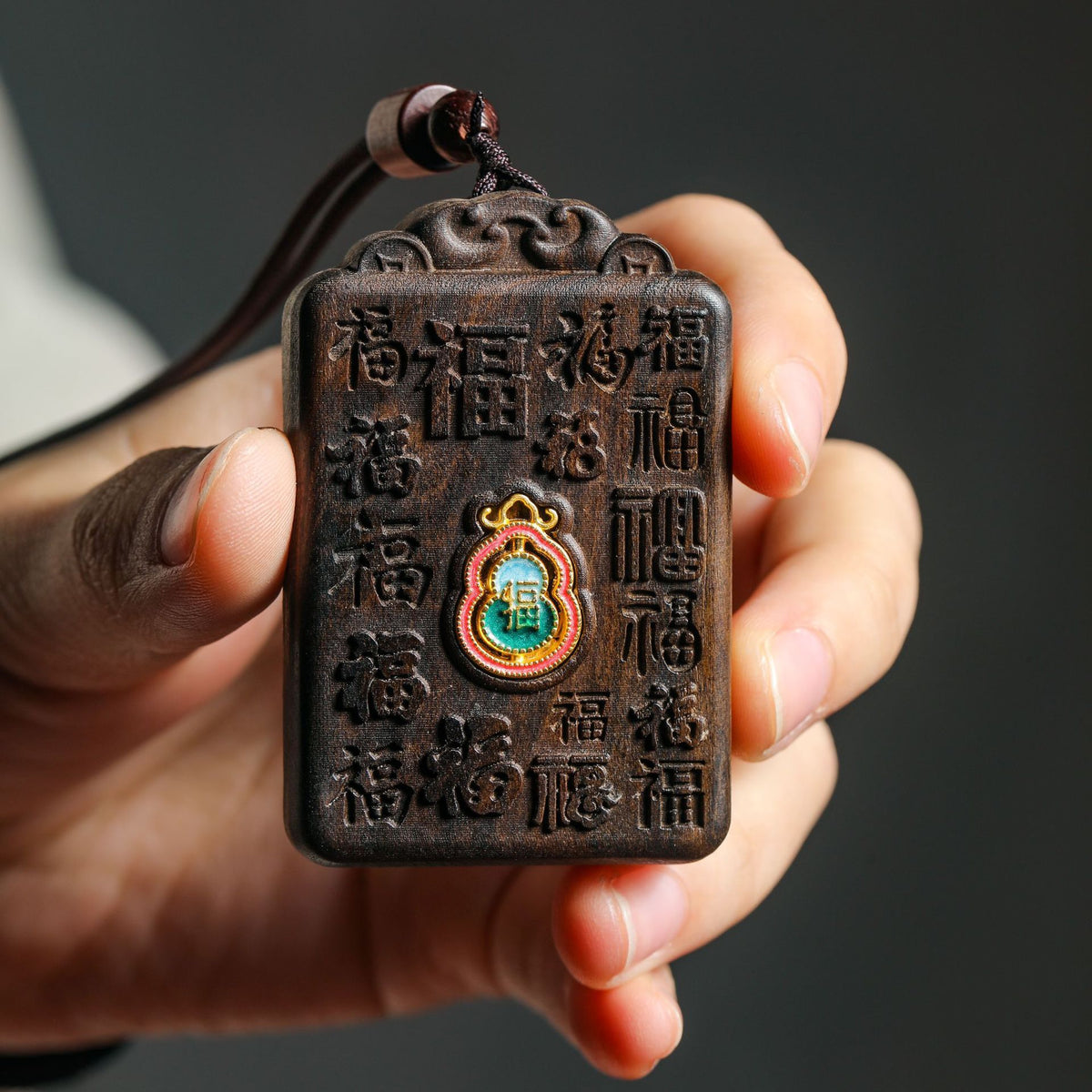 Chenxiang wood Hundred Blessings Chinese character plaque with colorful gourd-style inset