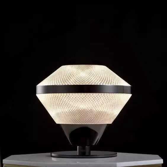 Noir Prism geometric diamond table lamp 4