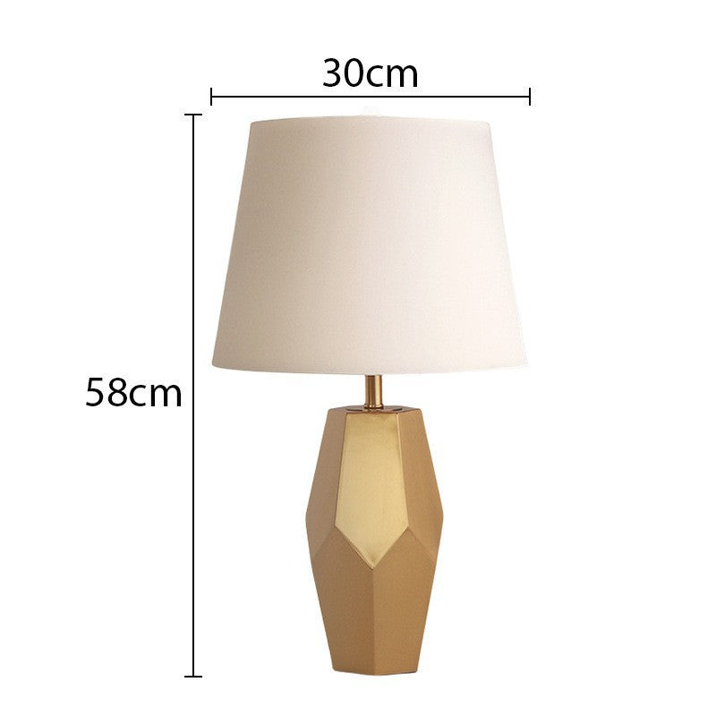 Aureum Facet gold geometric metal table lamp 3