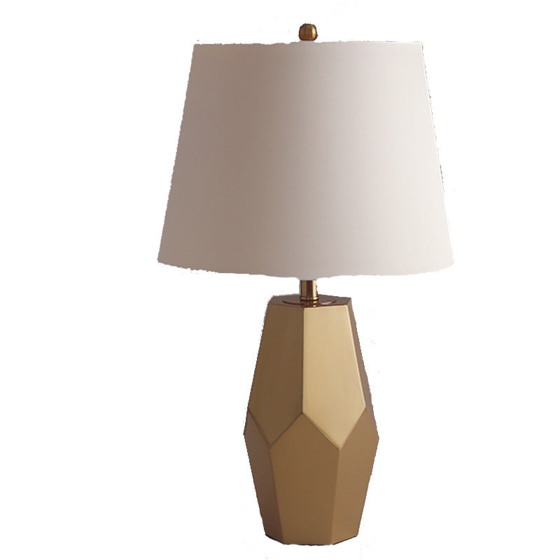 Aureum Facet gold geometric metal table lamp 5