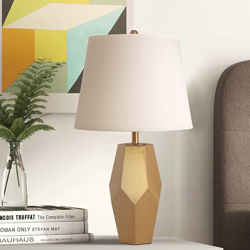 Aureum Facet gold geometric metal table lamp 6