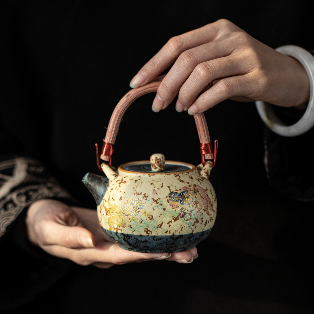 Hand-painted Chinese landscape ceramic teacup for gongfu tea