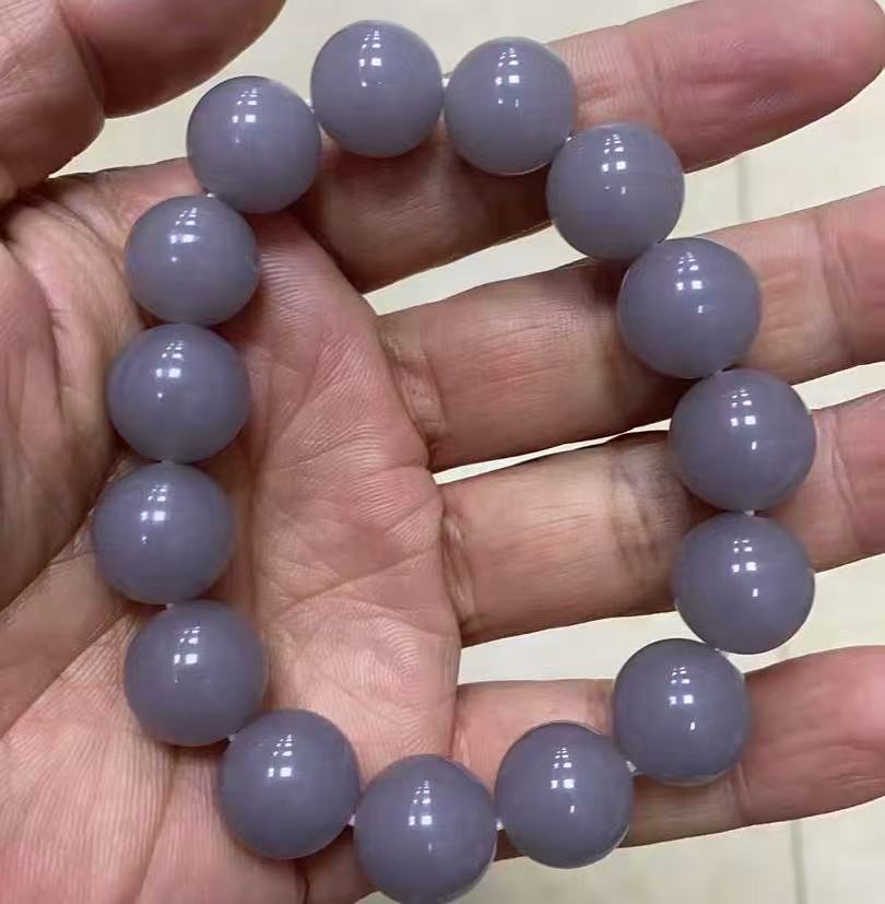 Lavender grey round bead bracelet close view