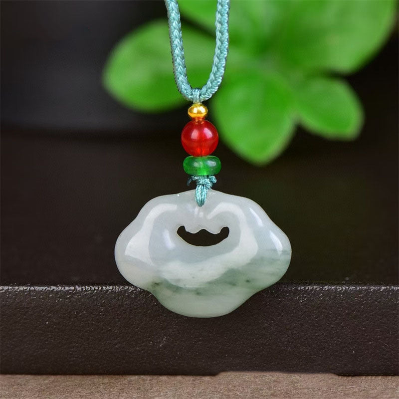 Tianshan Cui Ruyi lock pendant polished stone detail