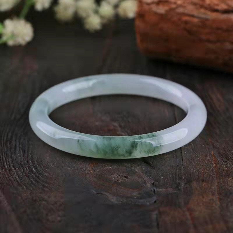 Tianshan Xuecui green and white quartzite bangle polished detail
