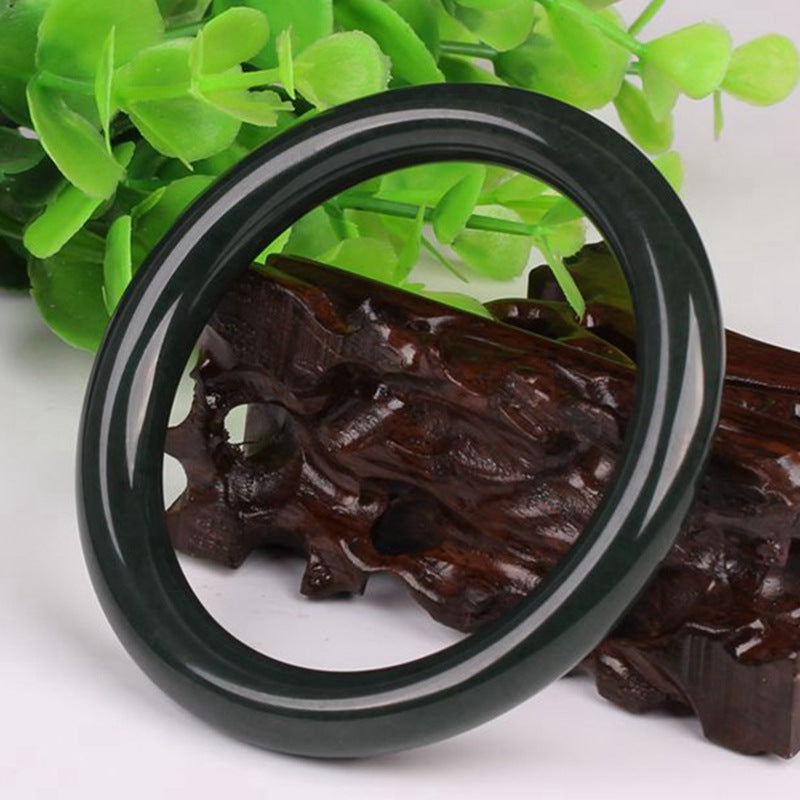 Natural Xinjiang Hetian Qingyu bangle deep green glossy stone detail