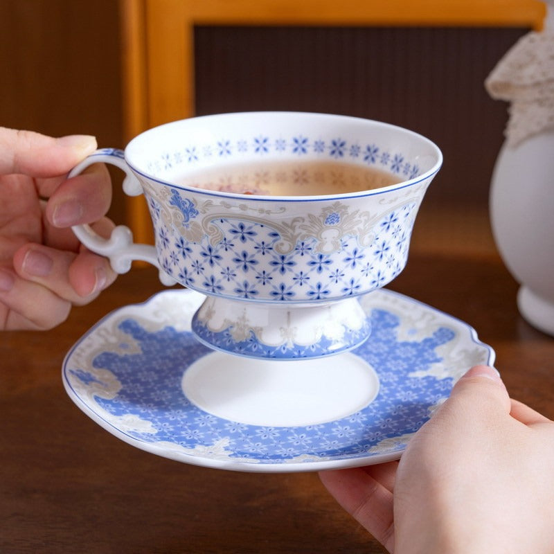 Gift-boxed high bone china coffee cup and saucer with ornate European feather-lattice pattern