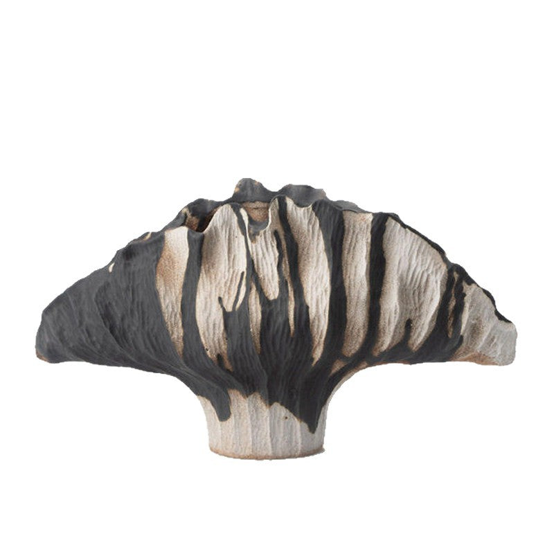 Ink and Ivory sculptural ceramic fan vase detail