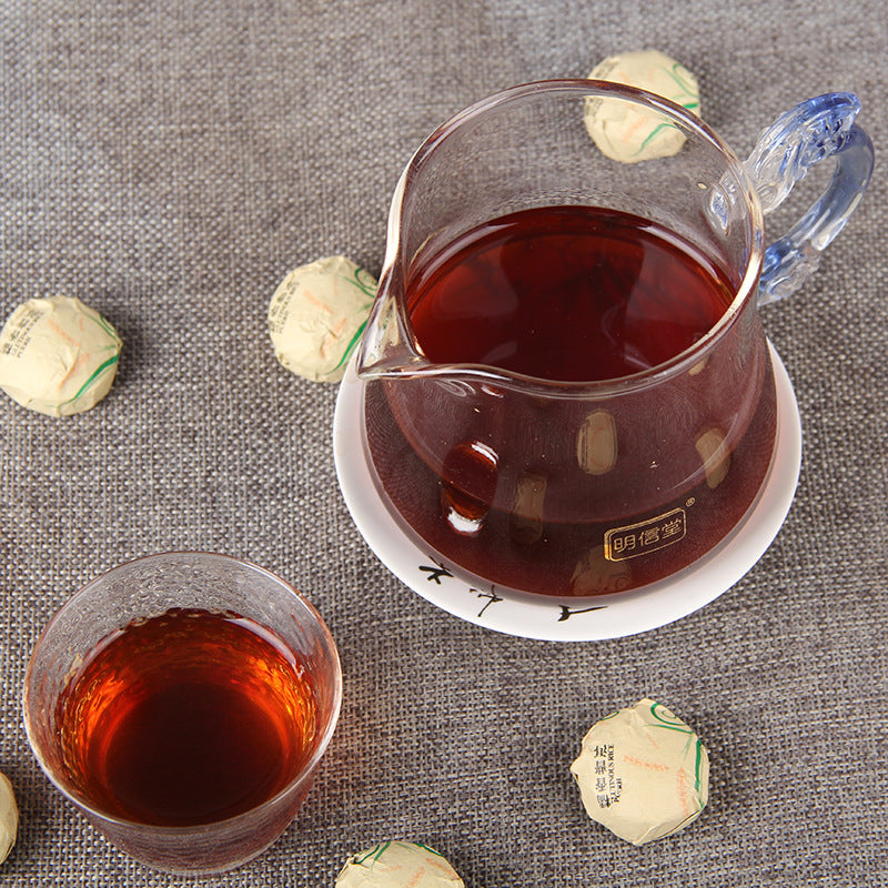 Deep red liquor brewed from glutinous rice aroma ripe Pu-erh mini tuocha