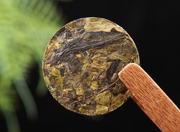 Golden Leaf ancient tree raw Pu-erh mini cake product detail