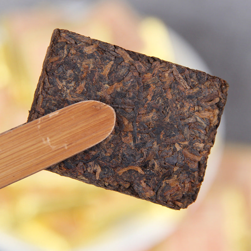 Gongting ripe Pu-erh mini square brick detail