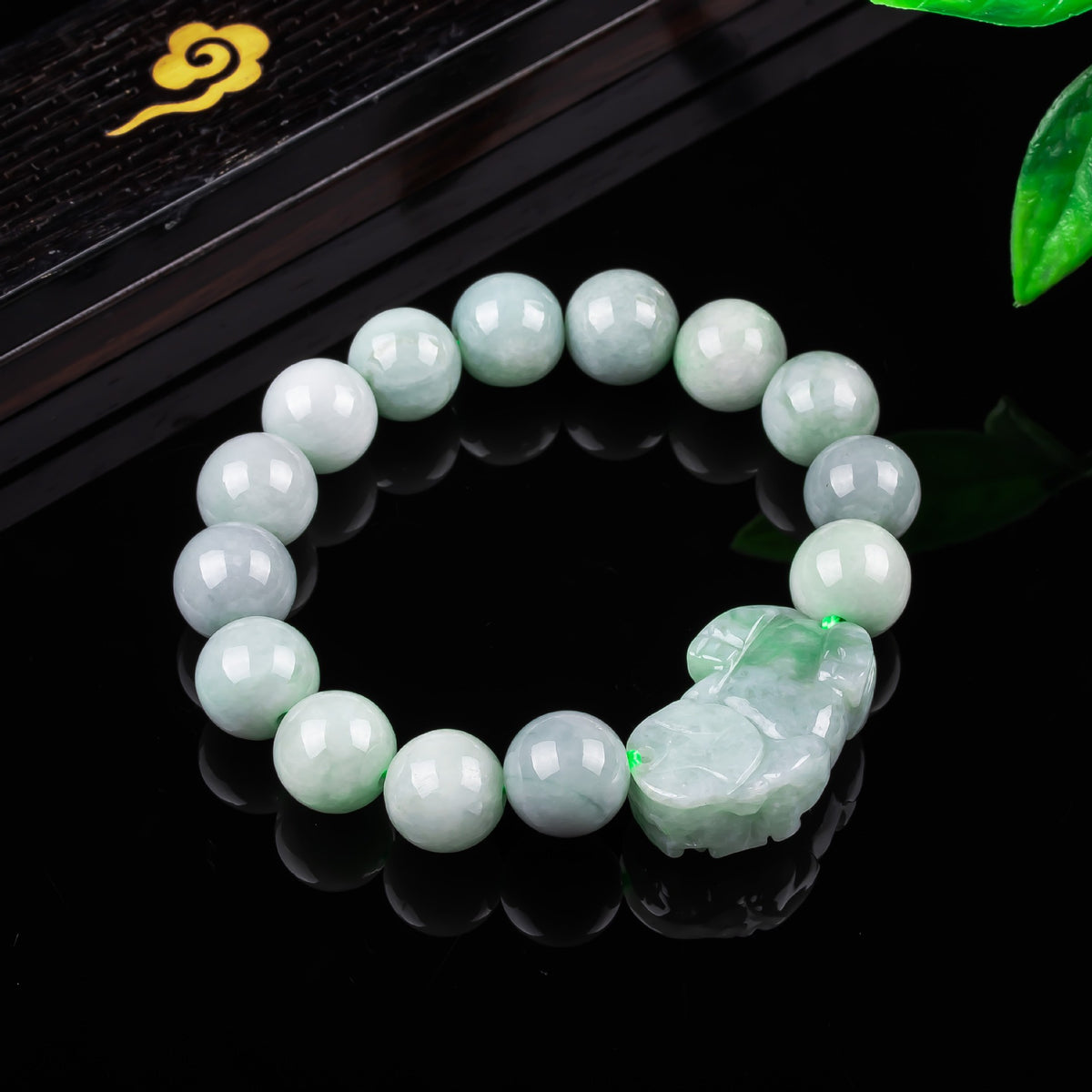 Jadeite Pixiu Ruyi bead bracelet carved guardian centerpiece