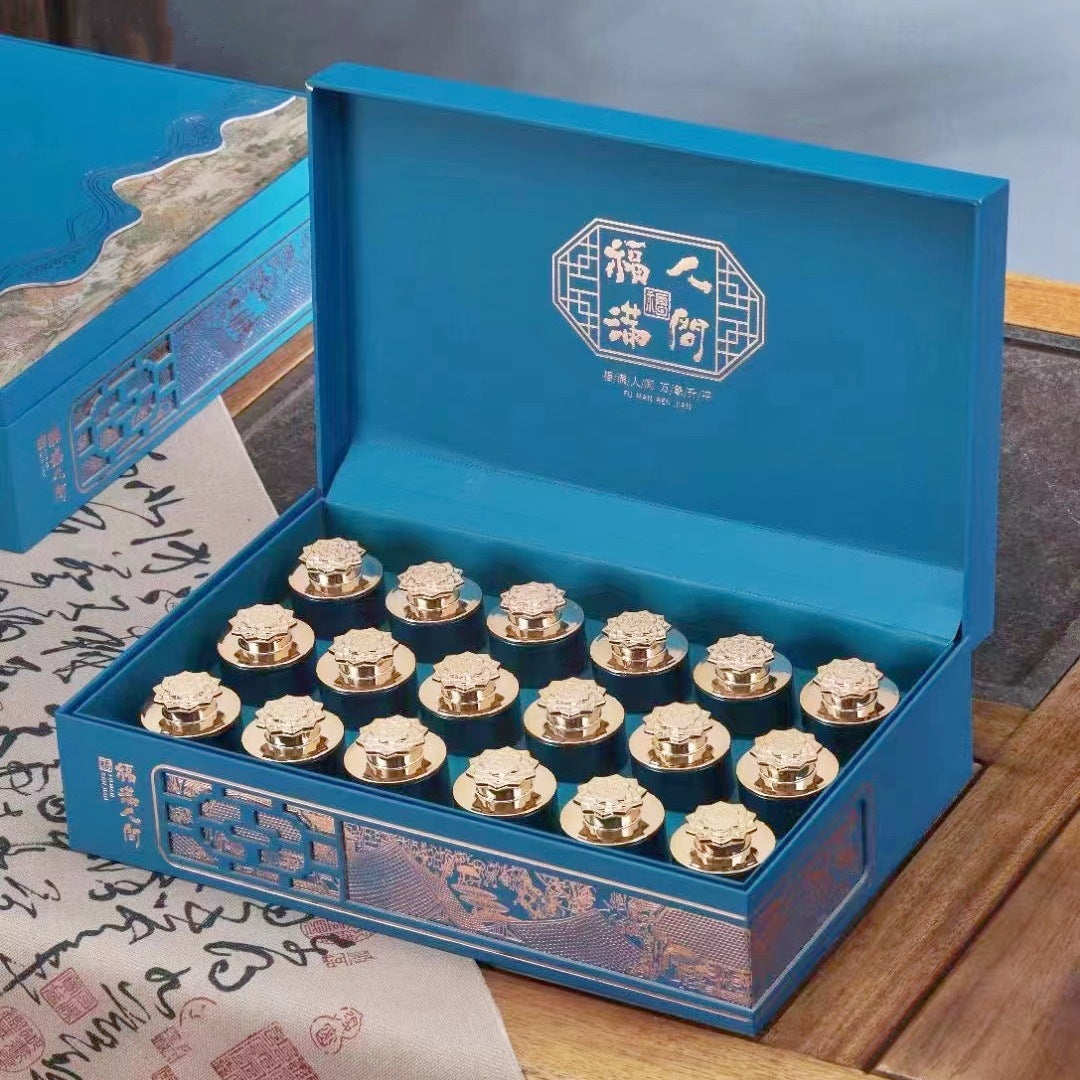 Zheng Shan Xiao Zhong mini tea tins in presentation case