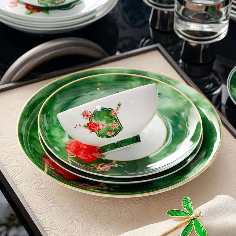 Manyuan Chunse green floral porcelain bowl and layered plate detail