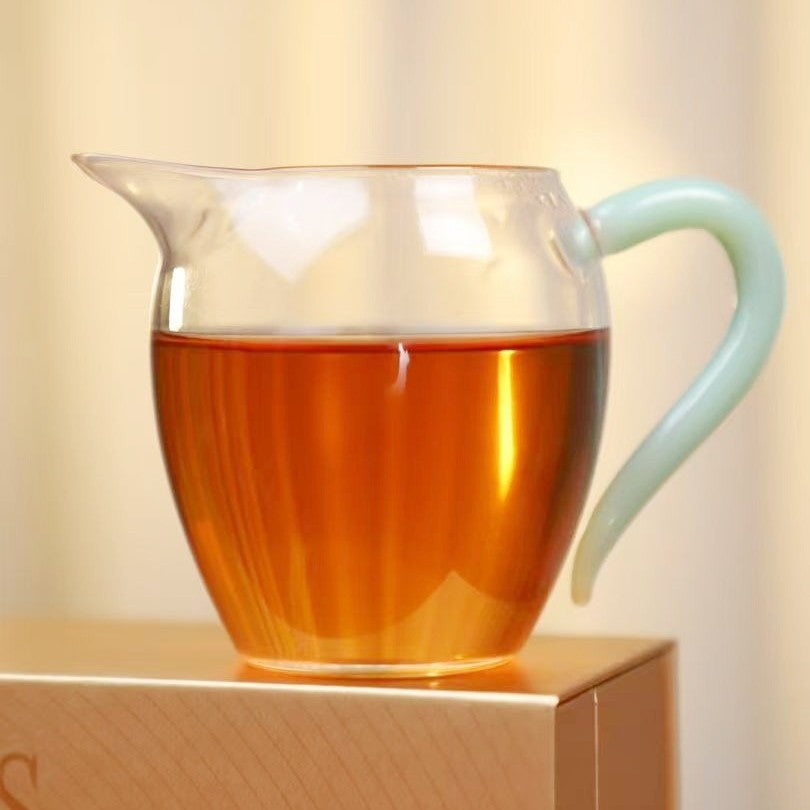 Amber liquor brewed from Ma Tou Yan Rou Gui rock oolong