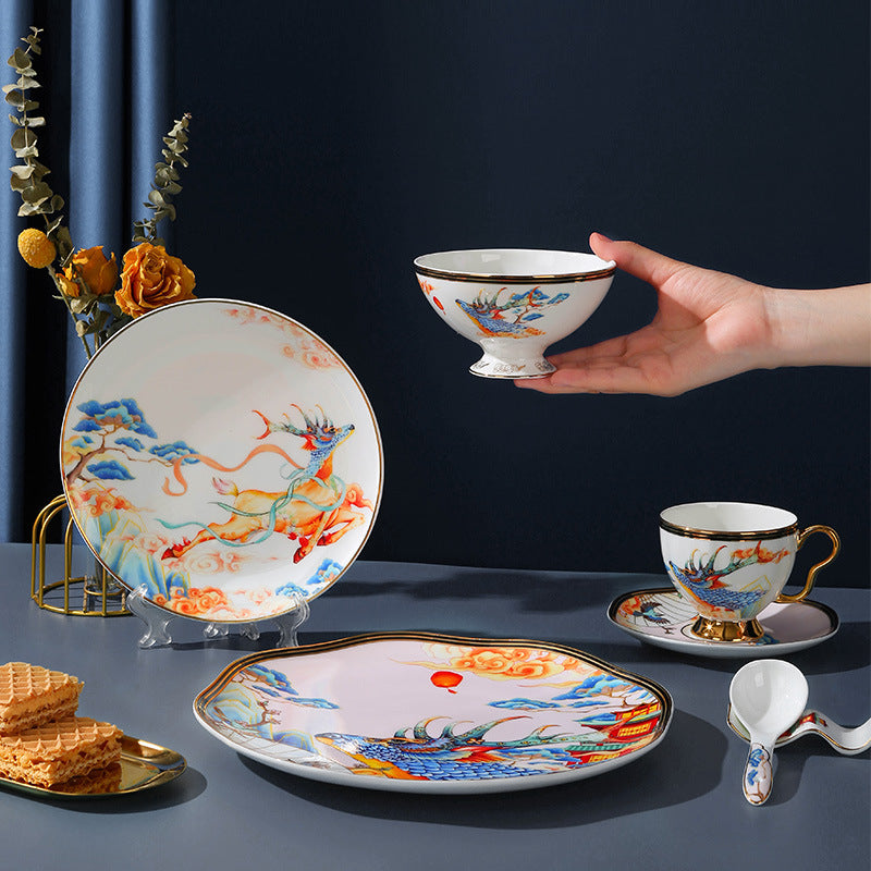 Luxury Chinese bone china tableware display with gold-rim plate bowl and cup