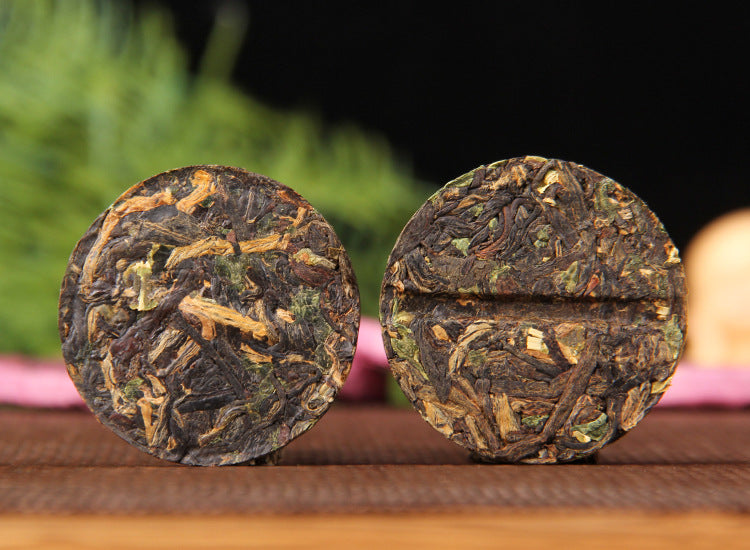 Yunnan sticky rice aroma black tea mini cake presentation image