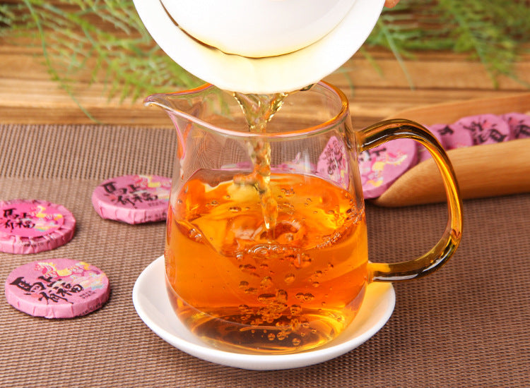 Nuo mi xiang Yunnan black tea mini cakes lifestyle tea image