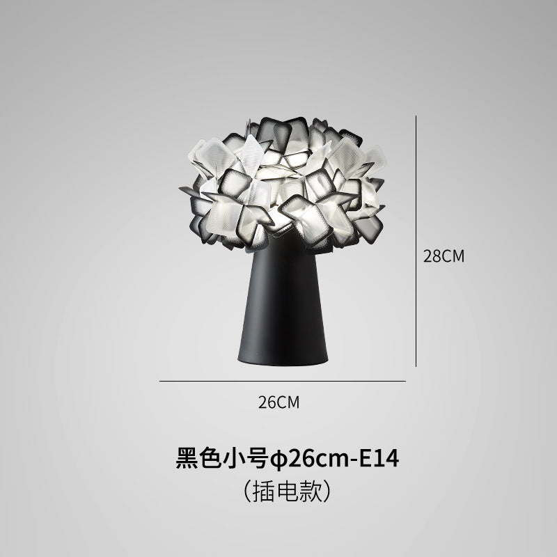 Black small petal flower table lamp, 26 cm wide and 28 cm high, plug-in version