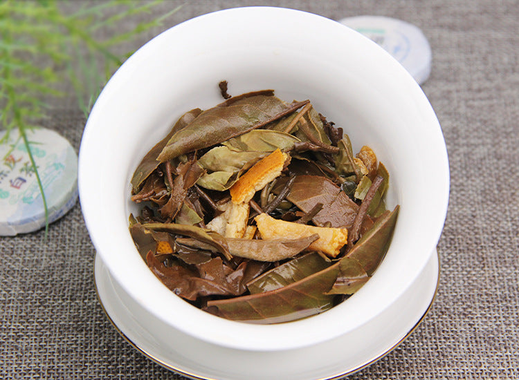 Tangerine peel white tea dry leaf detail