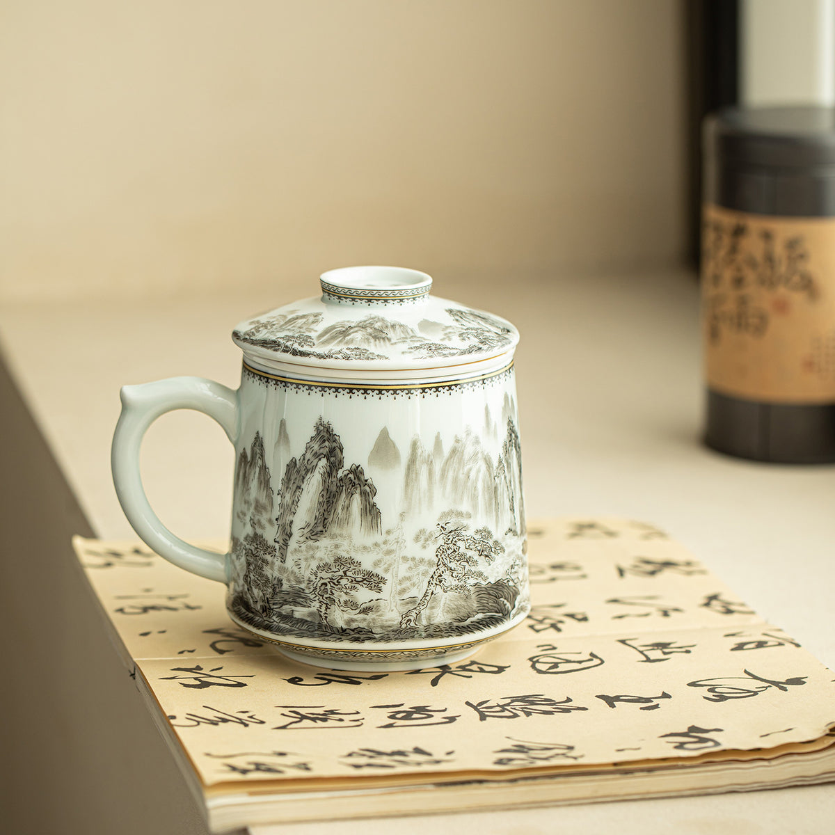 Authentic Antique Glaze Ink Rhyme Landscape Baichuan Master Teacup - 320ml Office Mug