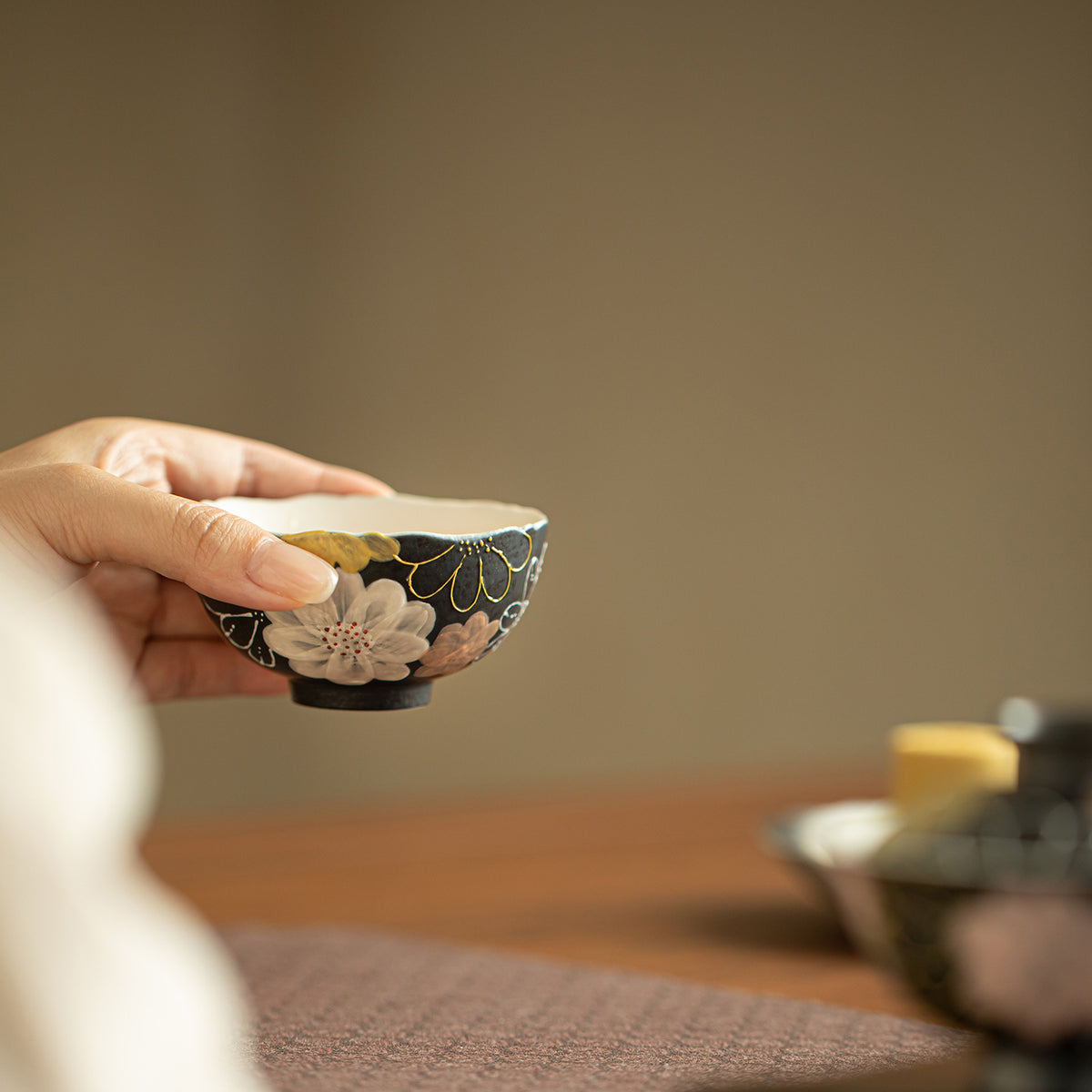 Authentic Rock Mineral White Black Glaze Blooming Flora Qiyun Master Teacup - 85ml Cup