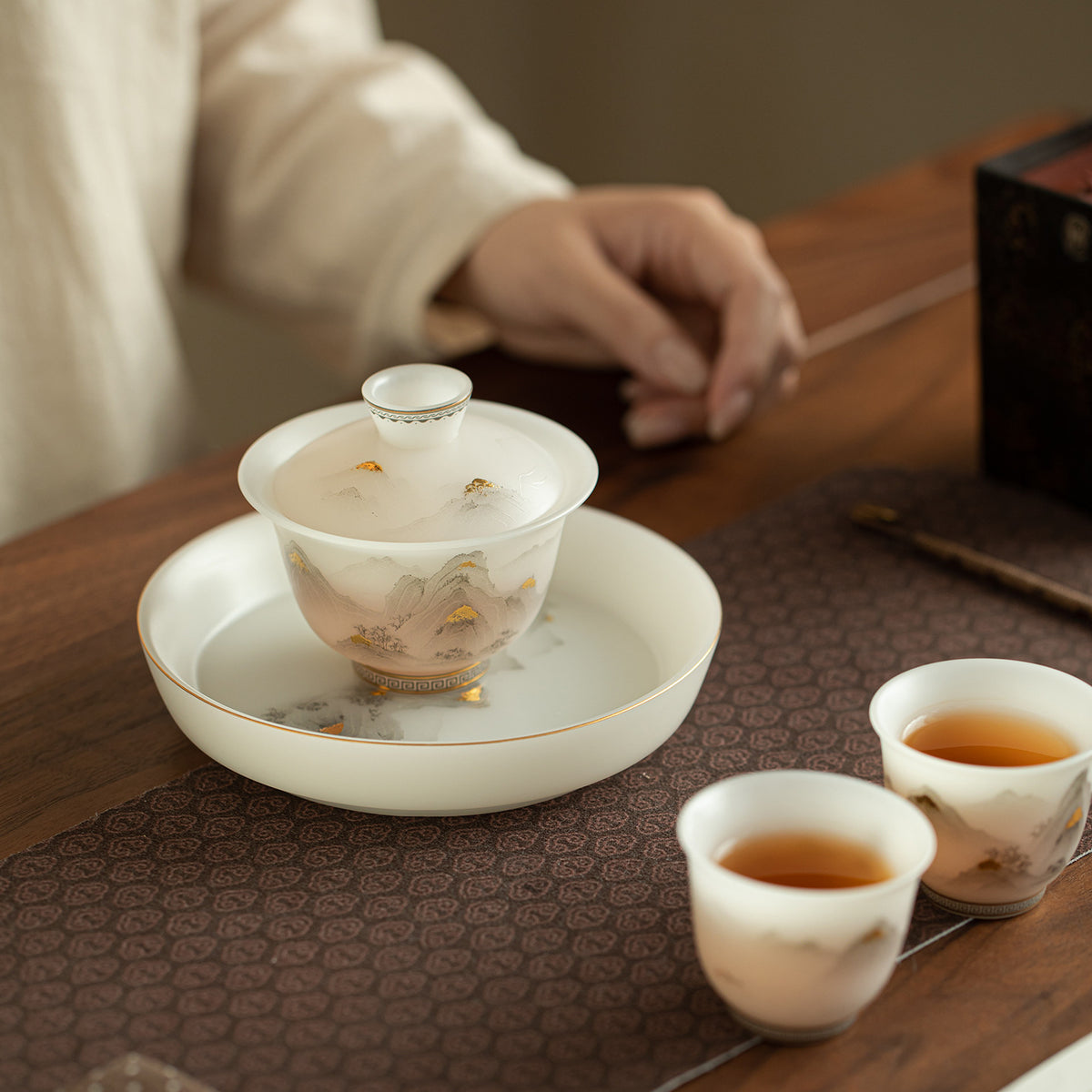 Authentic Ice-Glazed Biscuit 24K Gilded Mountain Two-Talent Gaiwan - 160ml Tea Bowl