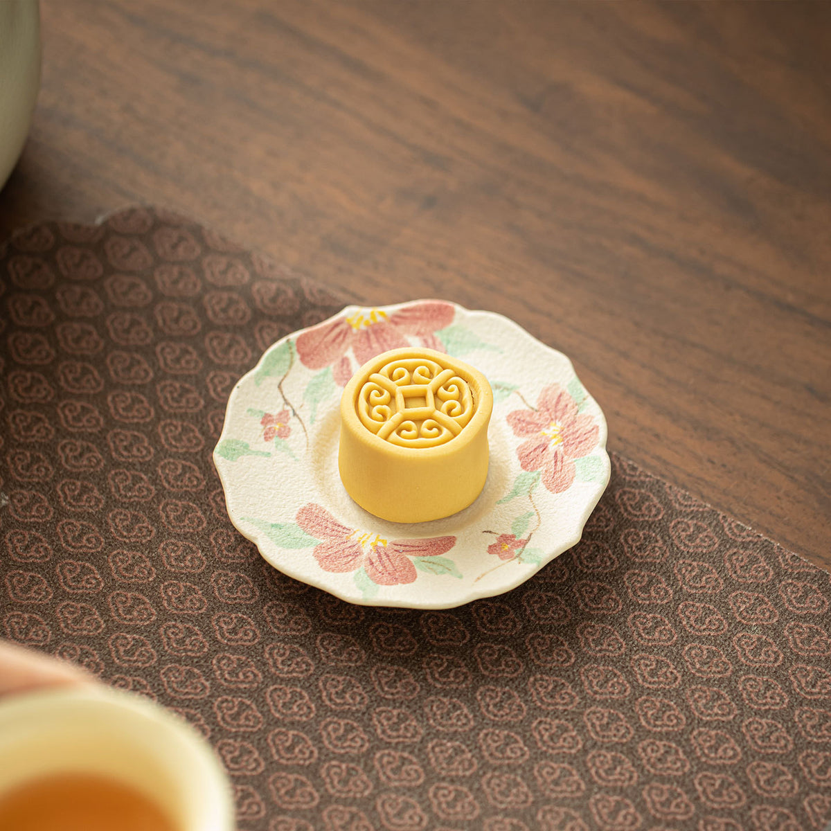 Authentic Rock Mineral White Hand-Painted Camellia Coaster & Pot Bearer - 16cm Teaware