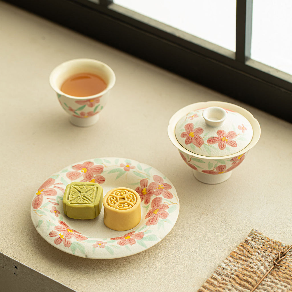 Authentic Rock Mineral White Hand-Painted Camellia High-Stem San Cai Gaiwan - 165ml Tea Bowl