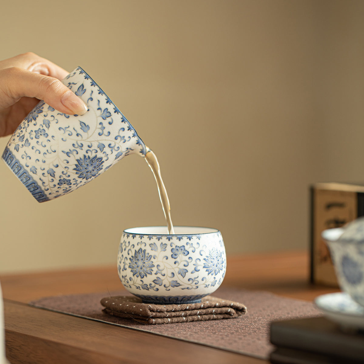 Authentic Handcrafted Sterling Silver-Lined Intertwined Lotus Large Luohan Cup - 110ml Teacup