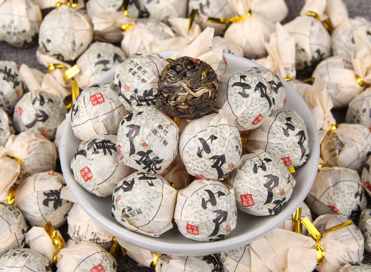 Xiaohusai raw Pu-erh dragon pearl brewed tea